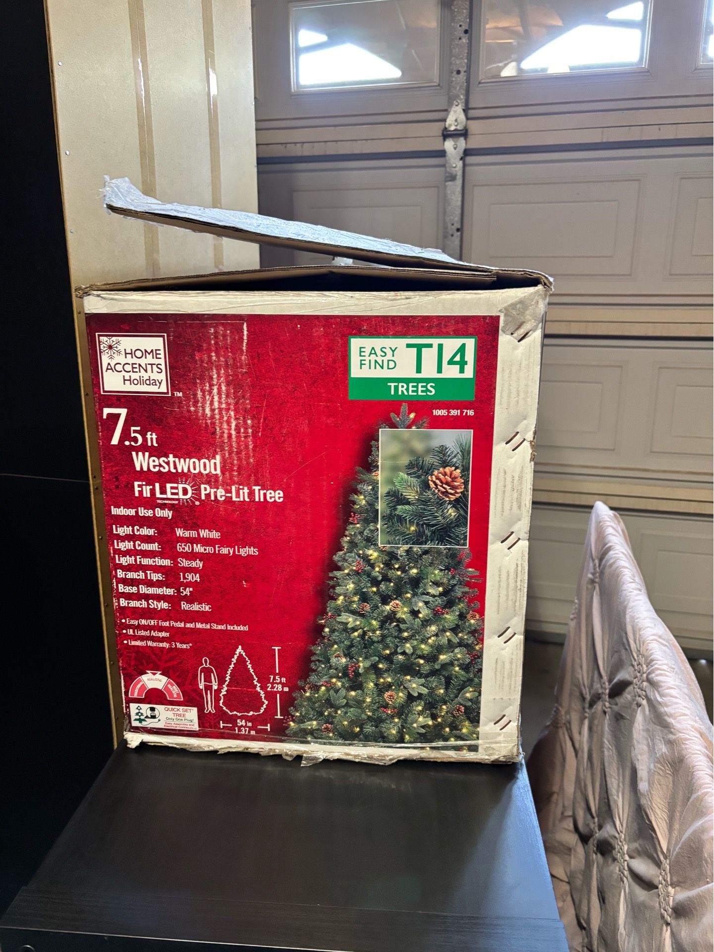 7.5 foot fake Christmas tree
