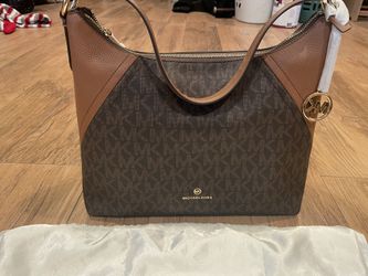 Brand New Michael Kors Purse 