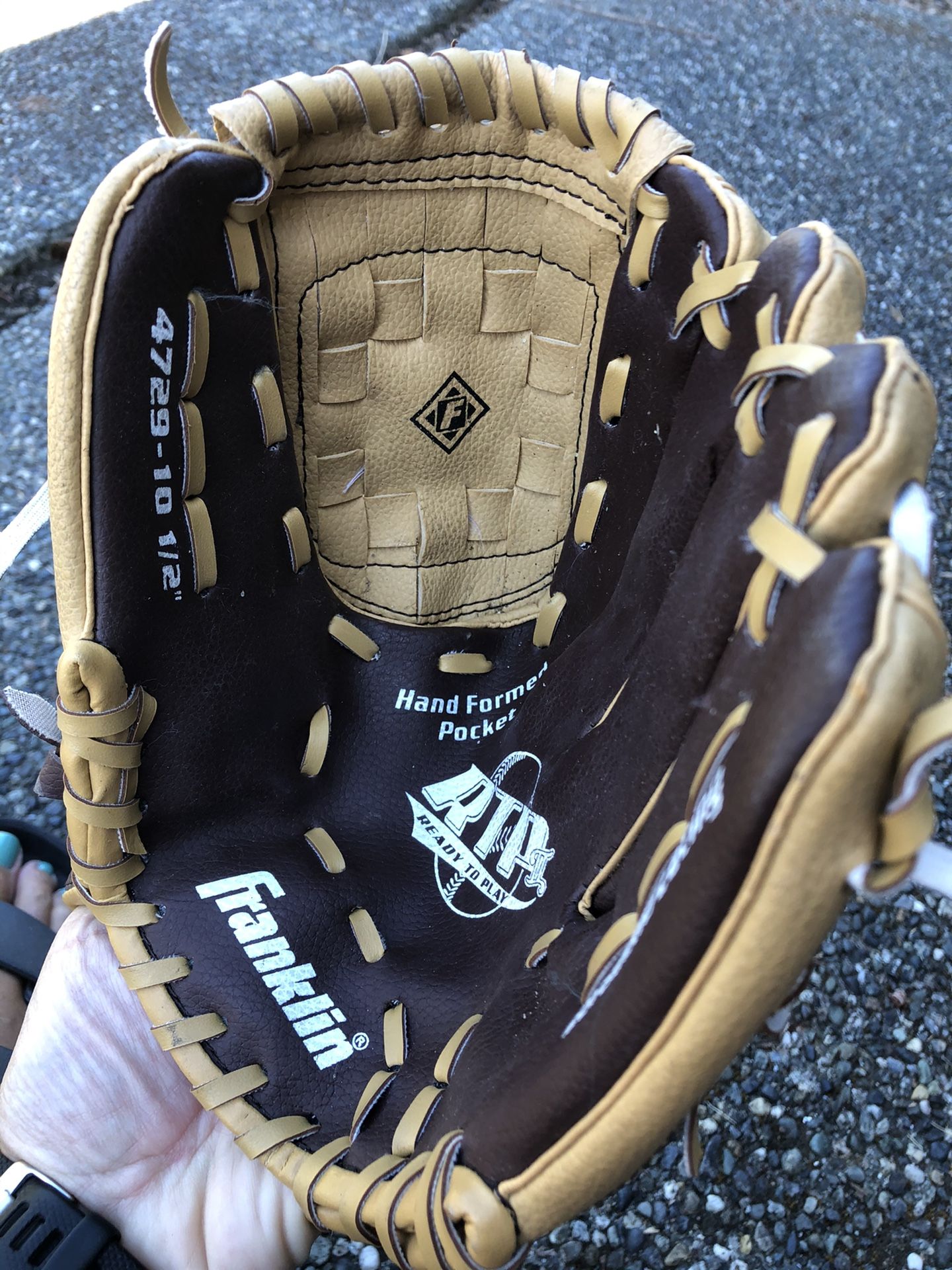 Baseball glove for ages 6-8