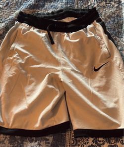 Men’s medium shorts