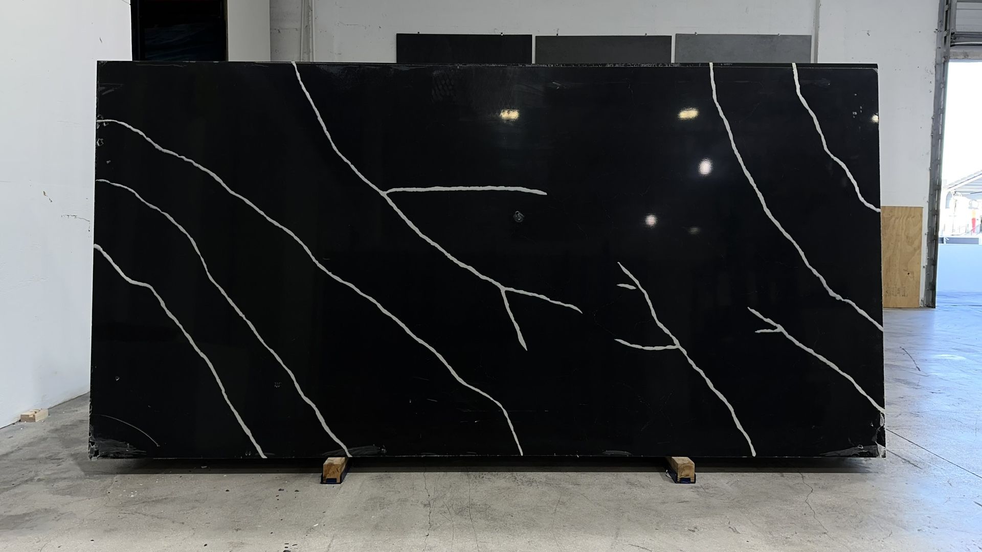CALACATTA QUARTZ JUMBO SLABS BLACK STORM 127X64