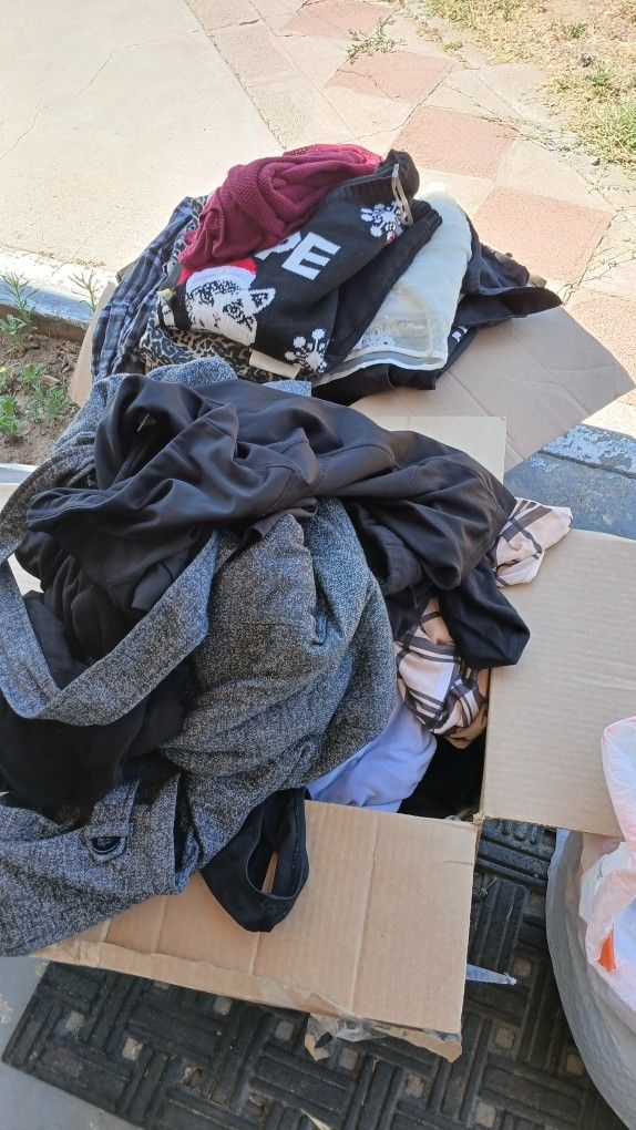 Free Clothes 
