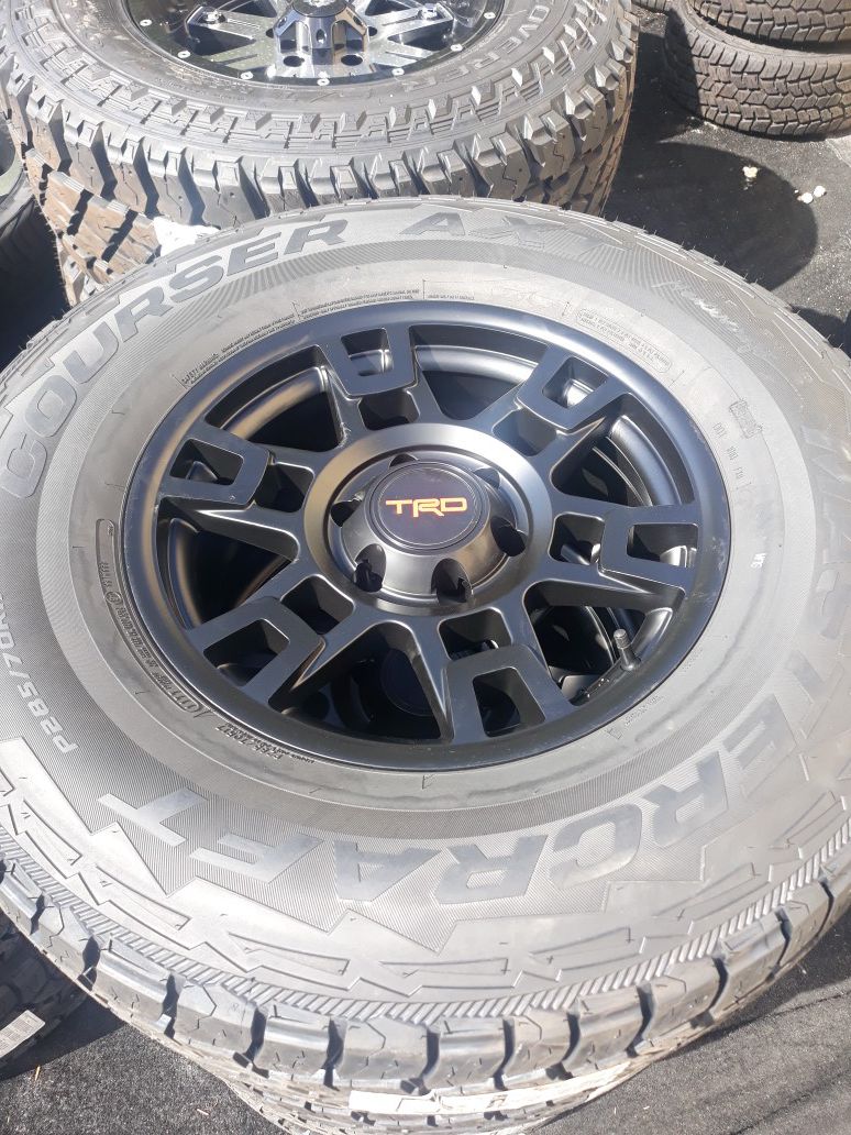 Brand new set of 4 17" Toyota trd pro style rims and mastercraft courser AXT tires 285/70/17