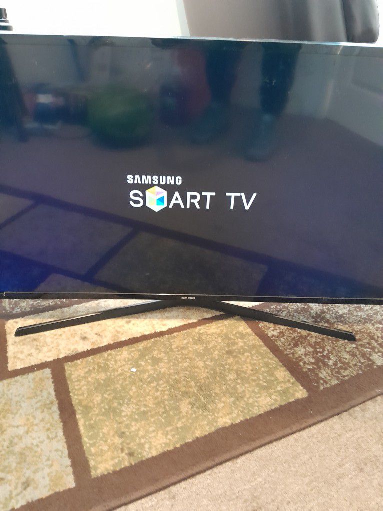 42 In Samsung Smart Tv.  Works Great