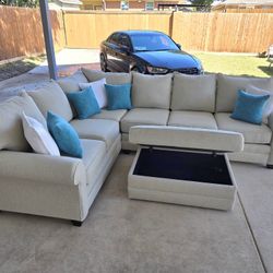 Sectional Couch Brand New Condition 
