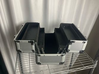 Jewelry cosmetic storage