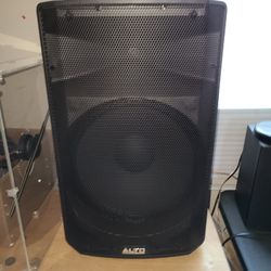 2 (15) inch alto Professional Speakers 