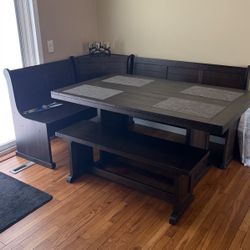 Breakfast Nook, Like New