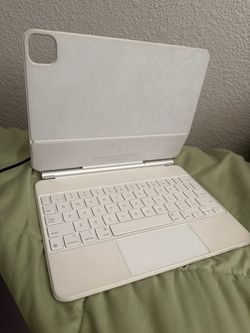 apple magic keyboard for ipad and apple pencil 2