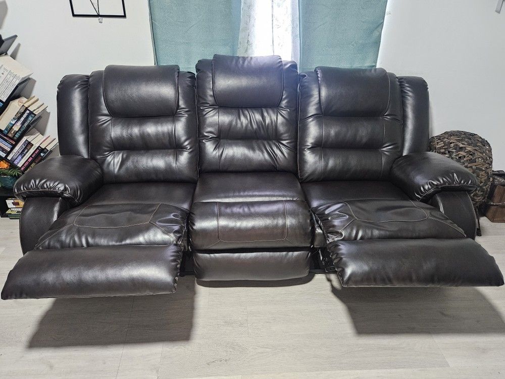 RECLINER Couch