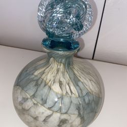 Decorative Art Glass Vase/ Perfume Bottle/ Alcohol Storage Bottle. (1/1)