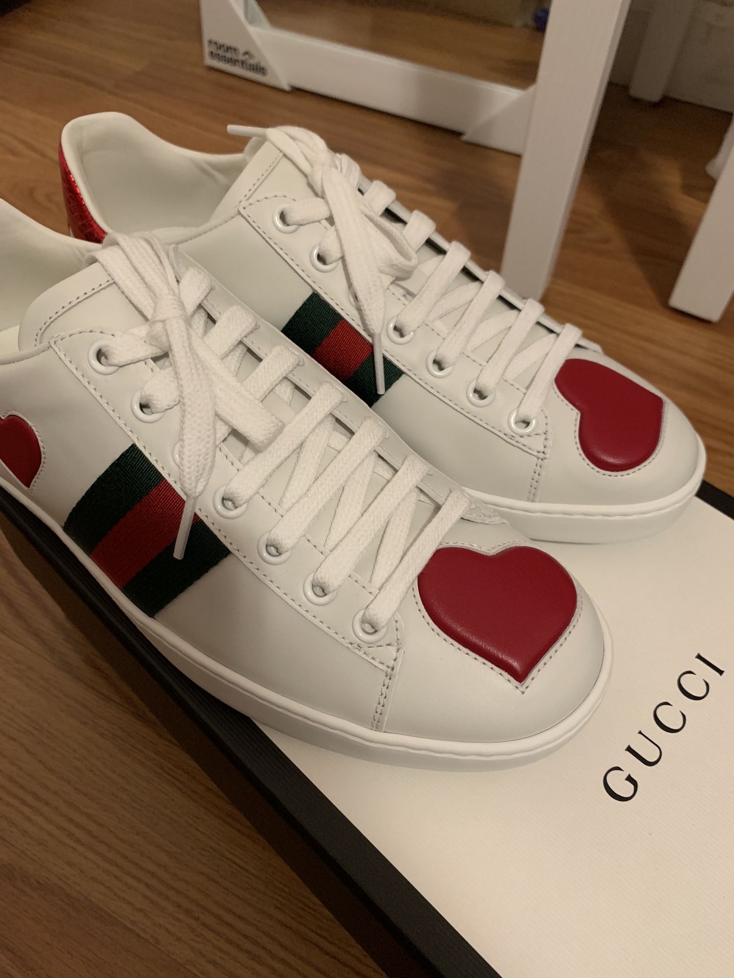 Gucci Ace embroidered sneaker (heart)