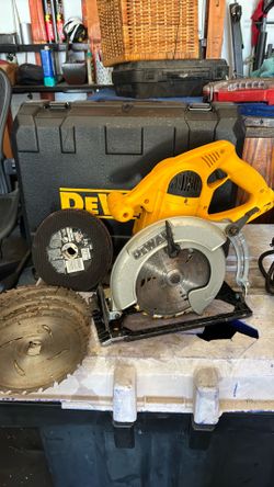 DeWALT SKILLSAW