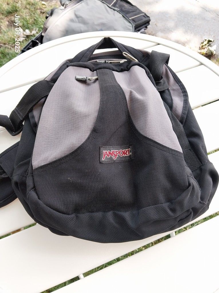 Vintage JanSport Bag – Black & Gray – Classic Day Pack – 16” x 13” x 10”