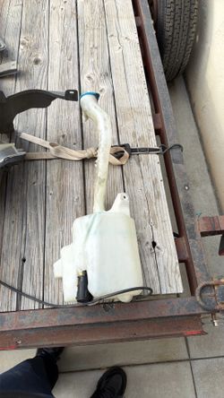 2005 honda element washer bottle