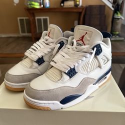 Nike sb Jordan 4 navy