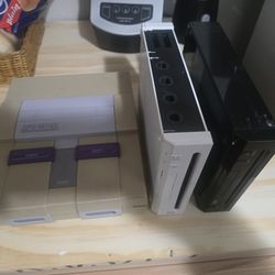 Snes And 2 Wiis As Is Parts
