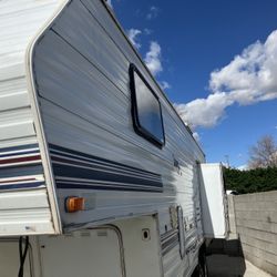 2004 Tahoe By Thor  24Ft Slide Out Excellent
