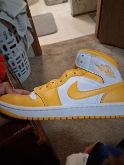 Size 8 JORDAN'S MID 1