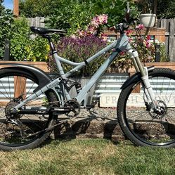 Giant Reign 2 Full Suspension Mtb