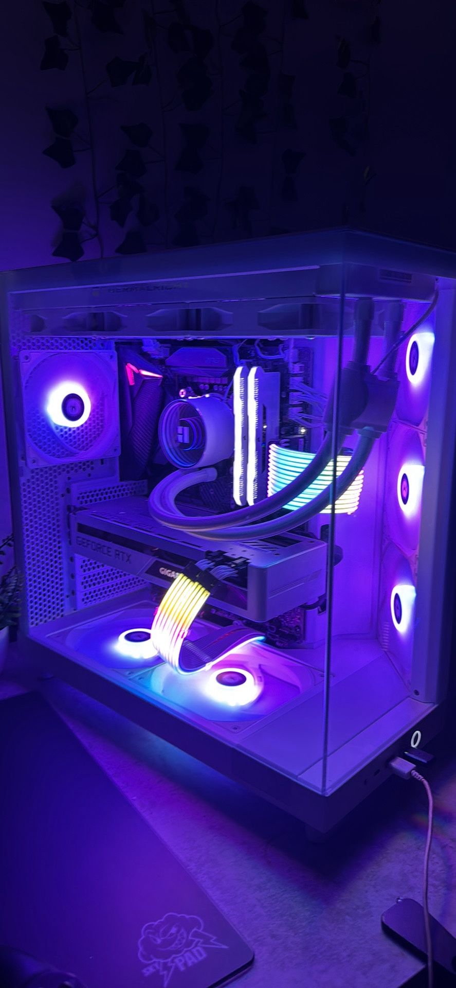 WHITE GAMING PC (NO GPU)