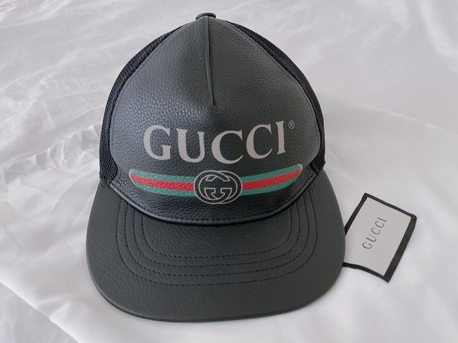 New- Gucci Hat ( Size M)