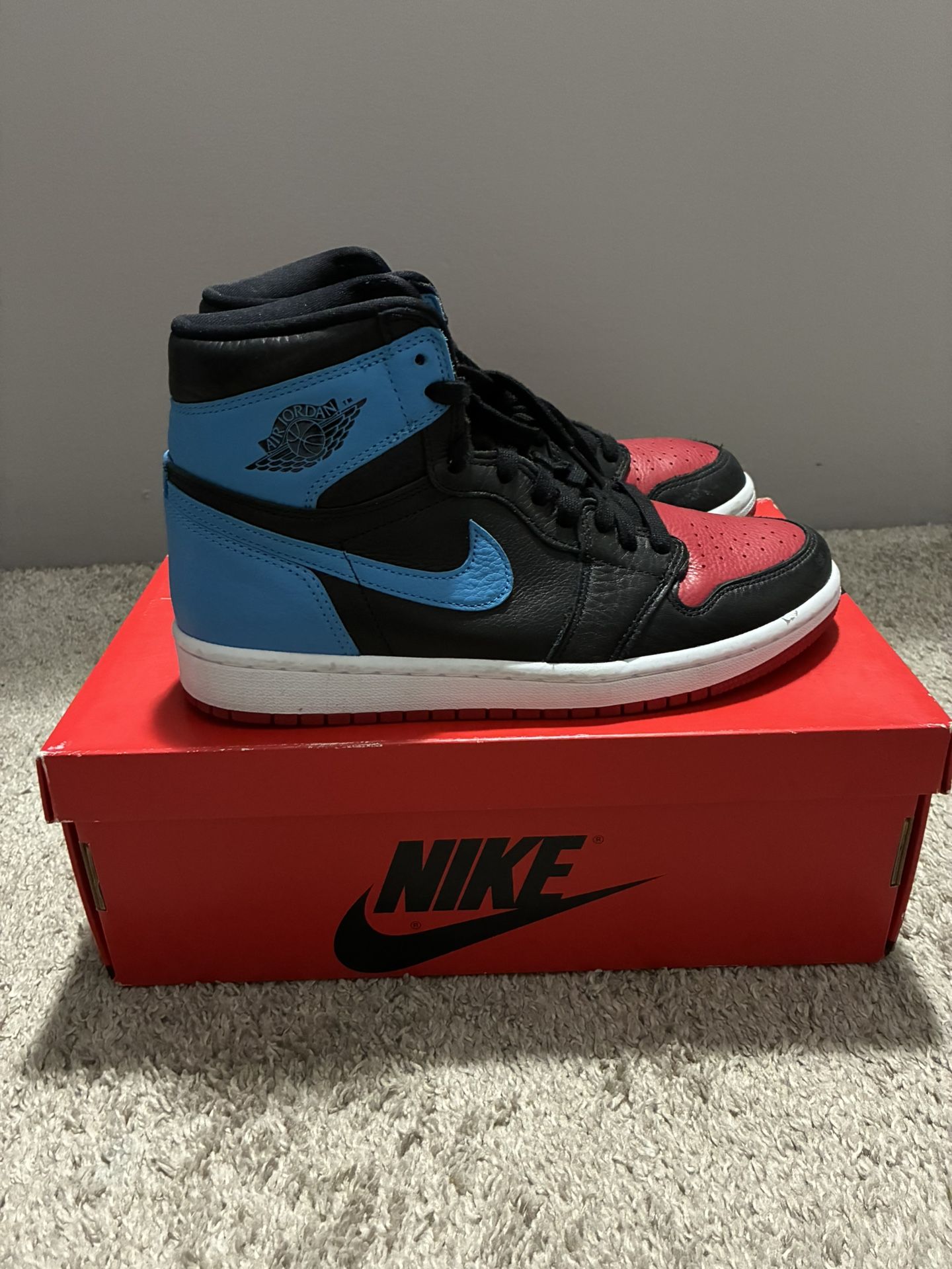 Jordan Retro 1, Size 8.5 Women, Condition Used