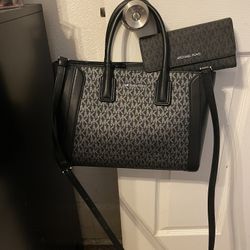 Michael Kors Purse & Wallet 