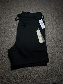 Essentials shorts SIZE SMALL