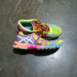 Asics. Size 8 Tennis Shoes 