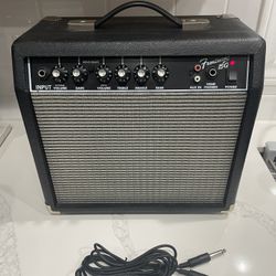 Fender Frontman 15G Guitar Amplifier, 38W, Type: PR 495, with cable and power chord, In Excellent Condition.  