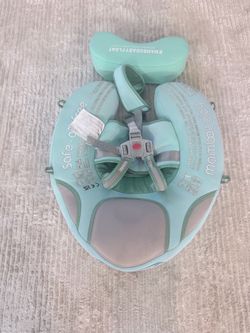Mambobaby Float With Detachable Fin.