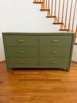 Modern Olive Green Dresser – Free Delivery 🚚