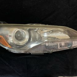 Headlamp Toyota Camry (OEM)