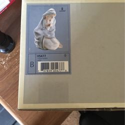 Liadrostatue new in box $80