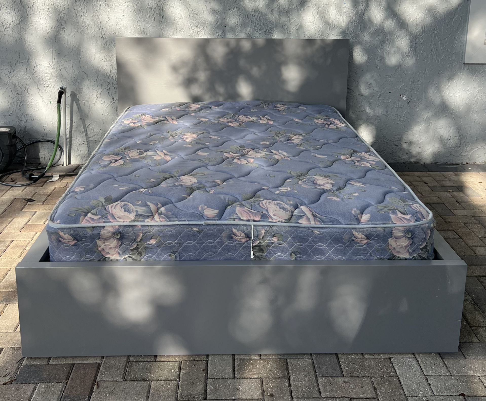 Nice gray IKEA bed Queen size, mattress included. I can deliver for an additional cost. In perfect condition!! The price is $200