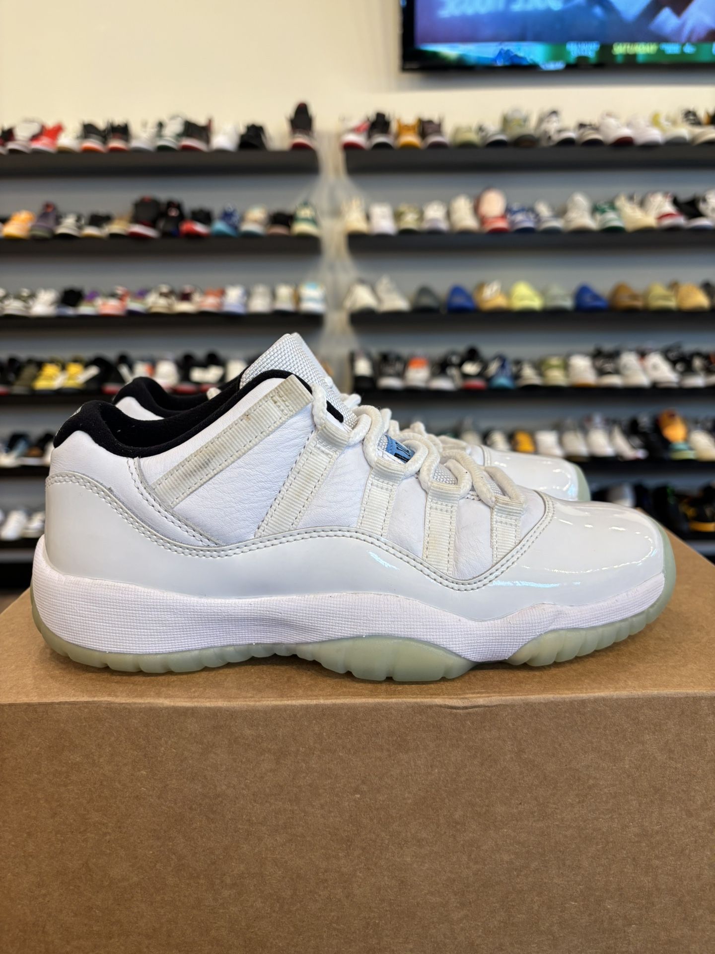 Jordan 11 Low Legend Blue Size 6Y (7.5W)