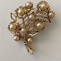 Vintage Lisner Signed Pin Brooch