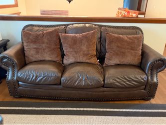 5-Piece Living Room Set – Sofa, Loveseat, Chair & Tables – Great Condition