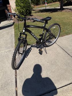 Huffy Black Mountain Bike 26” in excellent condition