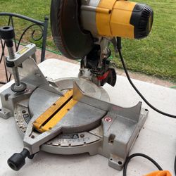 DeWalt Compound Miter 10”