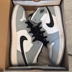 Jordan 1 mid