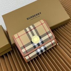 New and unwornBurberr*y Small Check Folding Wallet