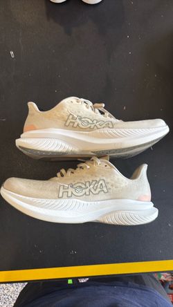 Hoka Mach 6 Women's Size 10.5 – Cream/Peach Running Shoes