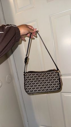 Small shoulder bag