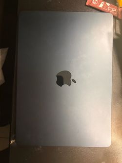 Apple MacBook Laptop – Midnight