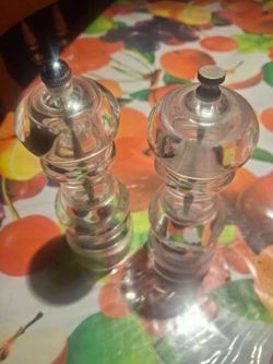 Salt and pepper bottle cases