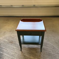 End Table/Night Stand
