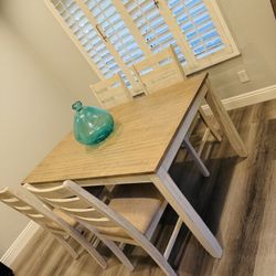 Ashley Furniture – Skempton Dining Room Table Set (Excellent Condition)