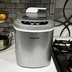 Ice maker (27lbs)